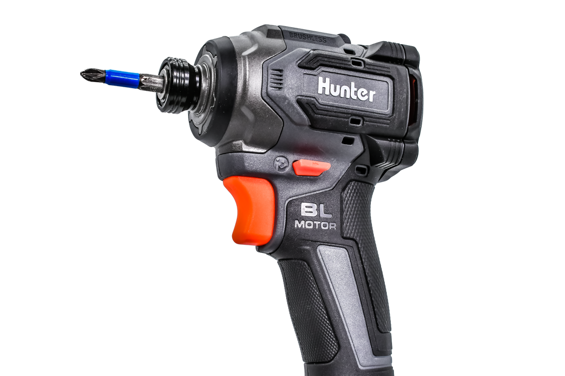 סט 3 כלים 18V סוללות 4Ah מטען כפול Hunter 102705-026 - מבט נוסף 20