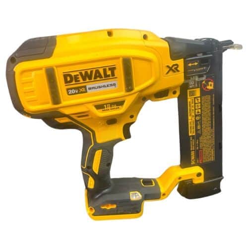 אקדח מסמרים 20V סוללה5HA ומטען DeWALT DCN680 - מבט נוסף 4