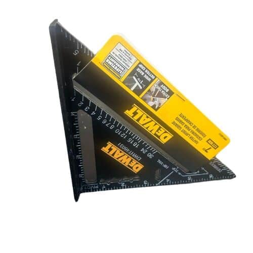 משולש נגרות דיוולט ממתכת 7" DeWalt