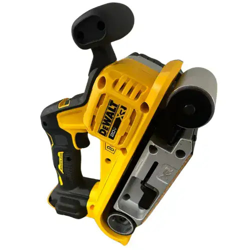 מלטשת סרט 20V שתי סוללות 5HA ומטען DeWALT DCW220 - מבט נוסף 11
