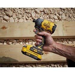 אימפקט 18V שתי סוללות 2AH ומטען STANLEY SFMCF820D2K STANLEY FATMAX - מבט נוסף 4