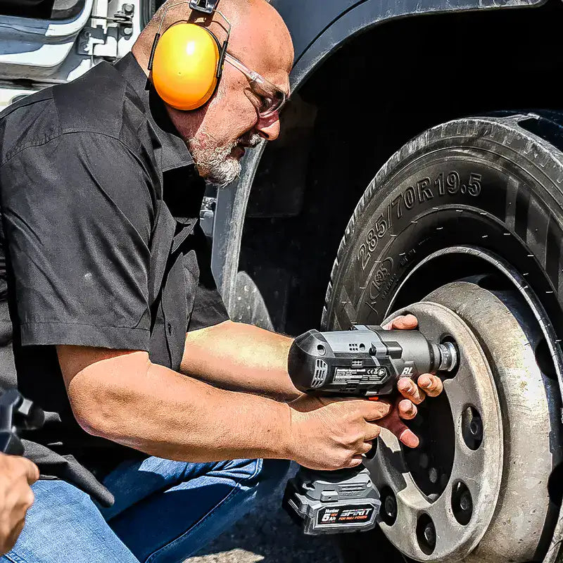 מפתח רטיטה 18V סוללה 5Ah ומטען HUNTER 100314-011 - מבט נוסף 11