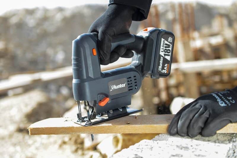 מסור אנכי 18V סוללה 1.5Ah ומטען 100313-009 HUNTER - מבט נוסף 4